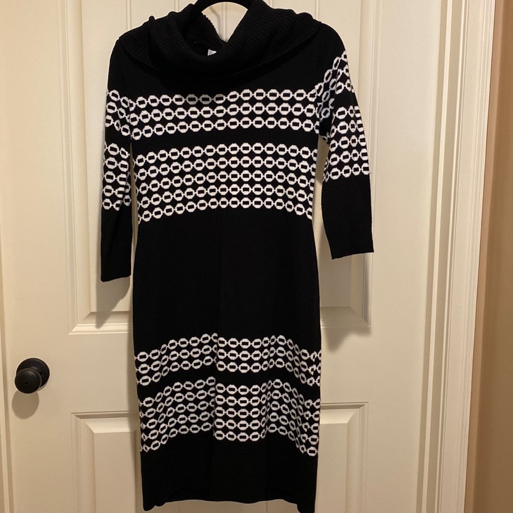 NWOT Studio one NewYork Brand Sweater Dress. Black size small
